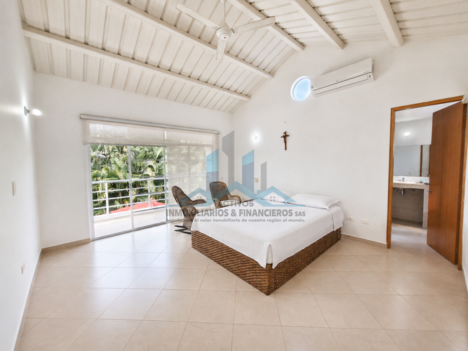 Casa de 4 alcobas en venta en Las Palmas, Ricaurte, 241 m² · foto 10 de 22