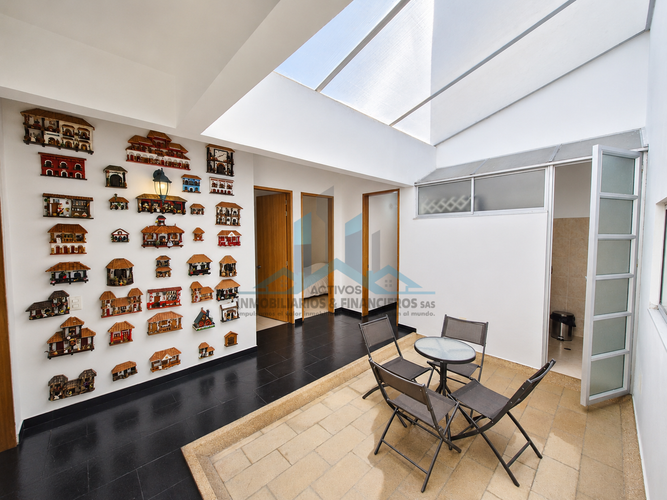 Casa de 4 alcobas en venta en Las Palmas, Ricaurte, 241 m² · foto 4 de 22