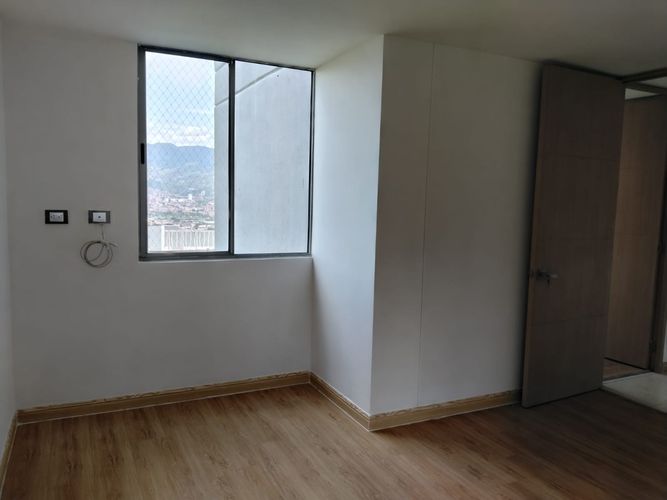 Apartamento de 3 alcobas en arriendo en Loma Del Indio, Medellín, 88 m² · foto 10 de 20