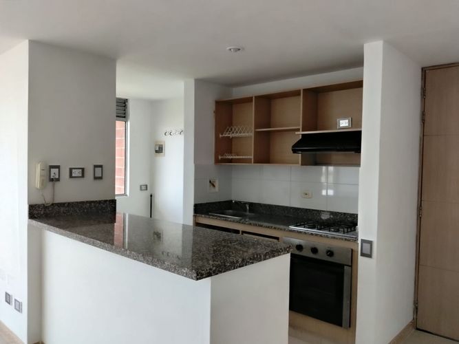 Apartamento de 3 alcobas en arriendo en Loma Del Indio, Medellín, 88 m² · foto 3 de 20