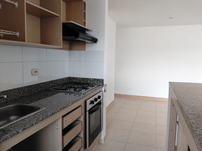Apartamento de 3 alcobas en arriendo en Loma Del Indio, Medellín, 88 m² · foto 4 de 20