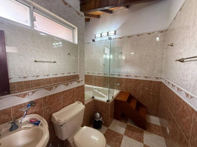 Casa de 5 alcobas en venta en Cañaveral, Floridablanca, 234 m² · foto 4 de 19