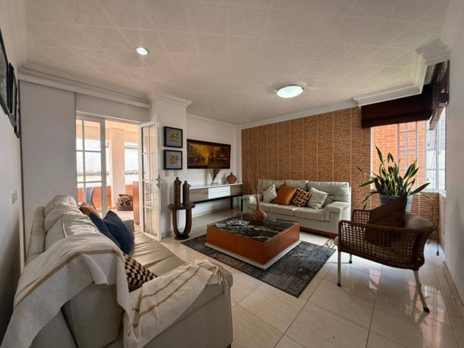 Casa de 5 alcobas en venta en Cañaveral, Floridablanca, 234 m² · foto 13 de 19