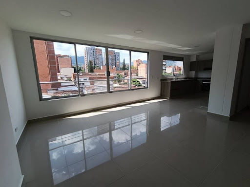 Apartamento en arriendo en La Castellana, Medellín · foto 2 de 19