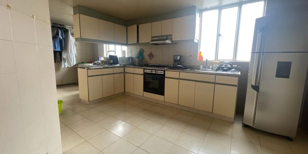 Apartamento de 3 alcobas en venta en Santa Barbara Central, Bogotá, 187 m² · foto 8 de 24