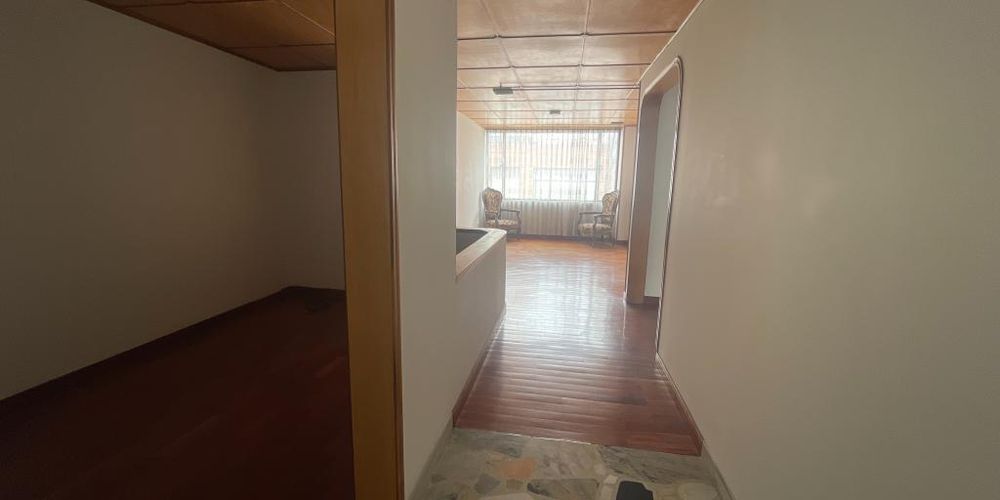 Apartamento de 3 alcobas en venta en Santa Barbara Central, Bogotá, 187 m² · foto 14 de 24