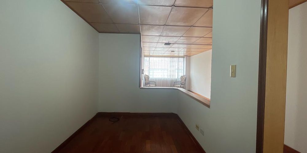 Apartamento de 3 alcobas en venta en Santa Barbara Central, Bogotá, 187 m² · foto 15 de 24