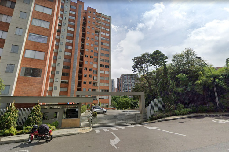 Apartamento de 3 alcobas en venta en Loma Del Chocho, Envigado, 120 m² · foto 2 de 24
