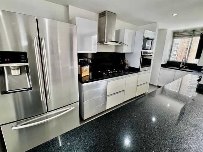 Apartamento de 3 alcobas en venta en Loma Del Chocho, Envigado, 120 m² · foto 12 de 24