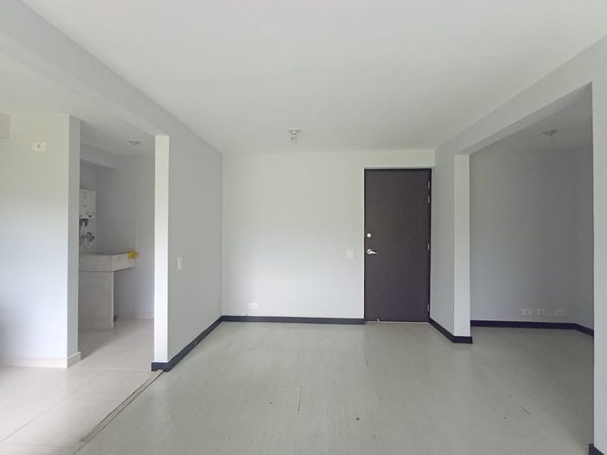 Apartamento de 2 alcobas en arriendo en Laureles, Medellín, 65 m² · foto 5 de 19