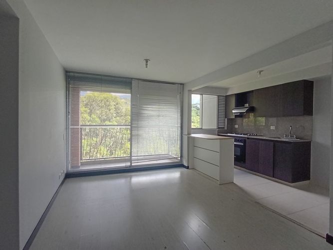 Apartamento de 2 alcobas en arriendo en Laureles, Medellín, 65 m² · foto 3 de 19