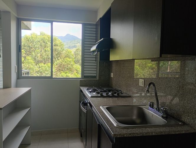 Apartamento de 2 alcobas en arriendo en Laureles, Medellín, 65 m² · foto 8 de 19