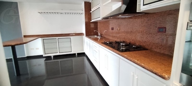 Apartamento en arriendo en El Poblado, Medellín · foto 5 de 15