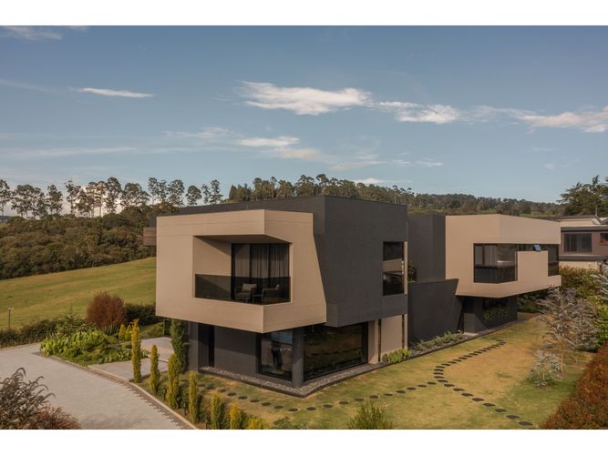 Casa de 6 alcobas en venta en Las Palmas, Envigado, 1045 m² · foto 5 de 24