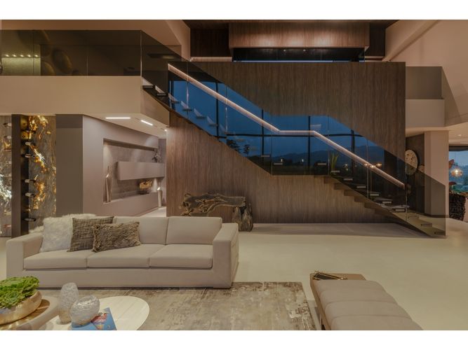 Casa de 6 alcobas en venta en Las Palmas, Envigado, 1045 m² · foto 8 de 24