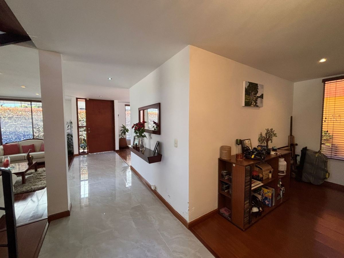 Casa en venta en Engativá, Bogotá · foto 3 de 24