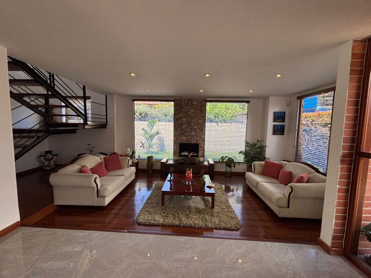 Casa en venta en Engativá, Bogotá · foto 5 de 24