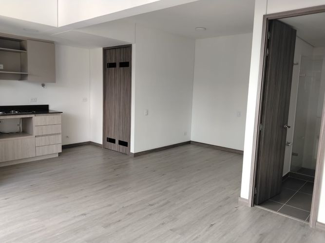 Apartamento de 2 alcobas en arriendo en El Poblado, Medellín, 64 m² · foto 3 de 17