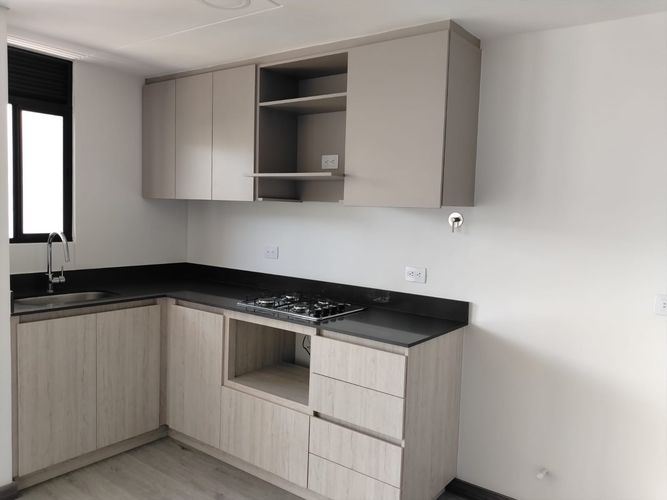 Apartamento de 2 alcobas en arriendo en El Poblado, Medellín, 64 m² · foto 5 de 17