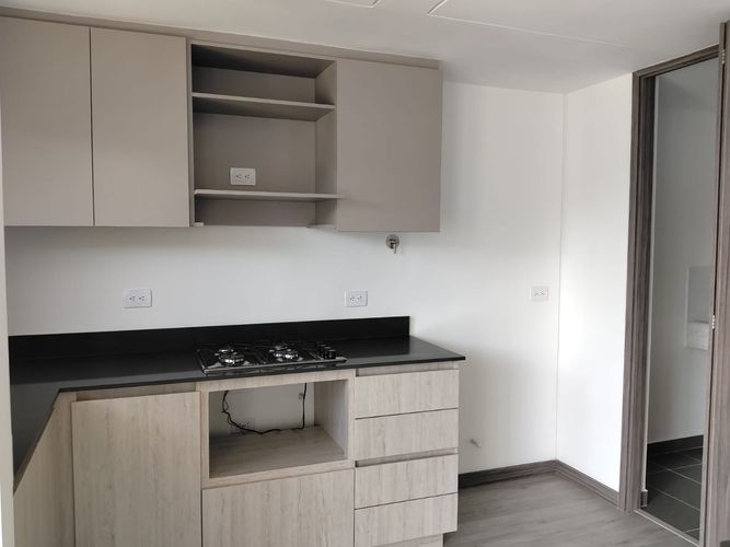 Apartamento de 2 alcobas en arriendo en El Poblado, Medellín, 64 m² · foto 6 de 17