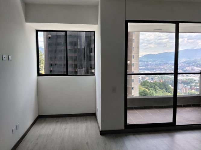 Apartamento de 2 alcobas en arriendo en El Poblado, Medellín, 64 m² · foto 2 de 17