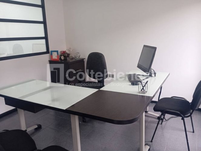 Bodega en arriendo en El Poblado, Medellín, 387 m² · foto 18 de 21