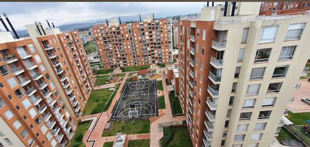 Apartaestudio en venta en Engativá, Bogotá, 35 m² · foto 2 de 14