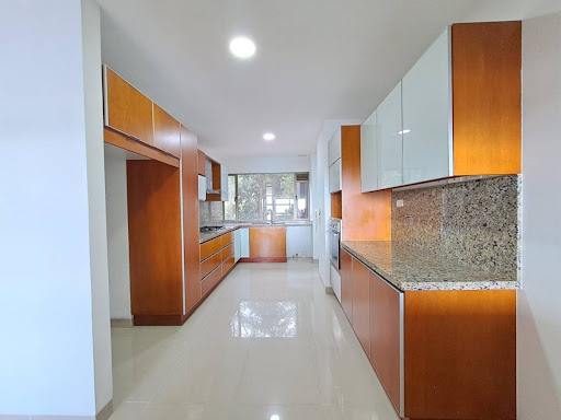 Apartamento en arriendo en Las Palmas, Medellín · foto 2 de 24