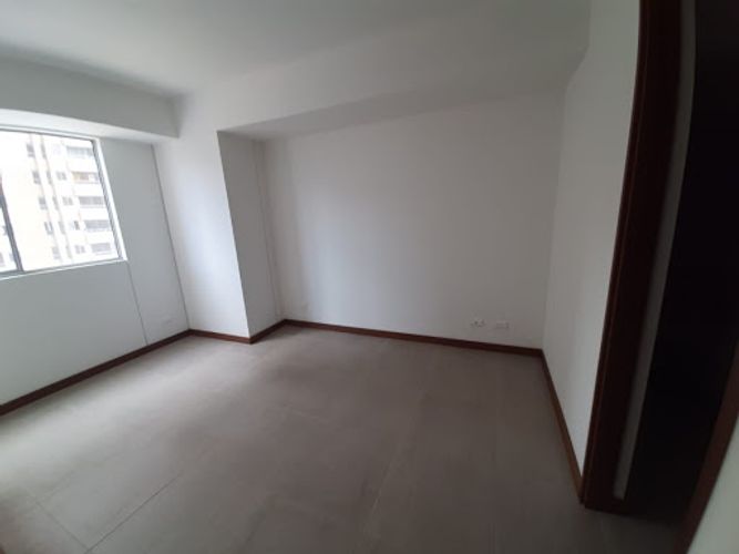 Apartamento de 3 alcobas en venta en San Jose Obrero, Bello, 82 m² · foto 3 de 18