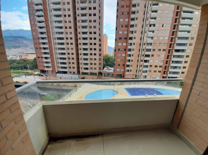 Apartamento de 3 alcobas en venta en San Jose Obrero, Bello, 82 m² · foto 10 de 18