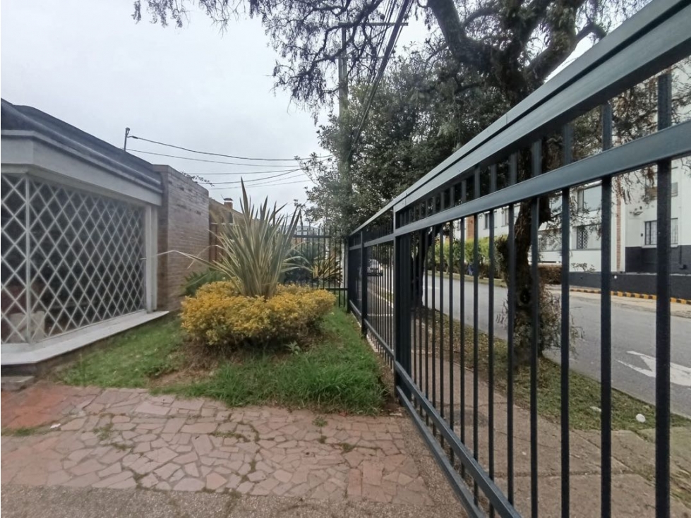 Casa en venta en Alhambra, Bogotá · foto 2 de 20