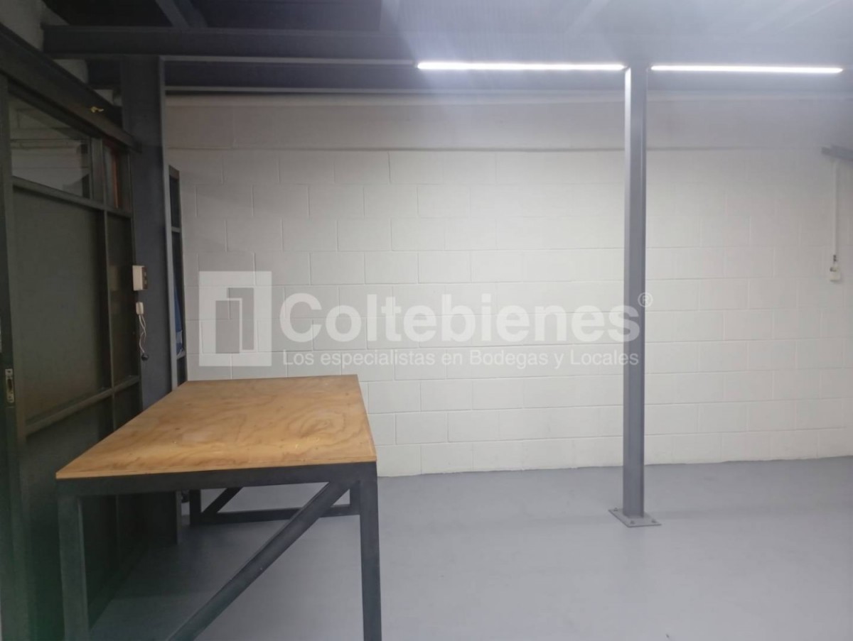 Warehouse for sale in El Poblado, Medellín 4