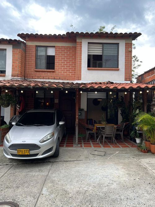 Casa de 3 alcobas en venta en El Campin I-Ii, Pereira, 117 m² · foto 2 de 24