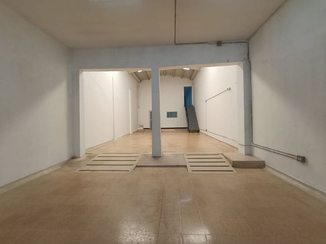 Bodega en arriendo en Boston, Medellín, 277 m² · foto 2 de 18