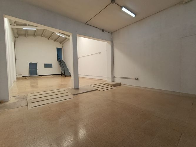 Bodega en arriendo en Boston, Medellín, 277 m² · foto 3 de 18
