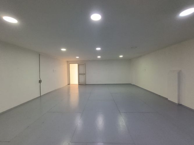 Bodega en arriendo en Boston, Medellín, 277 m² · foto 12 de 18