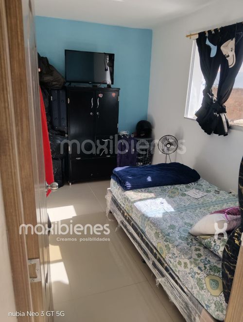 Casa de 4 alcobas en venta en Campo Valdes No.2, Medellín, 213 m² · foto 5 de 9