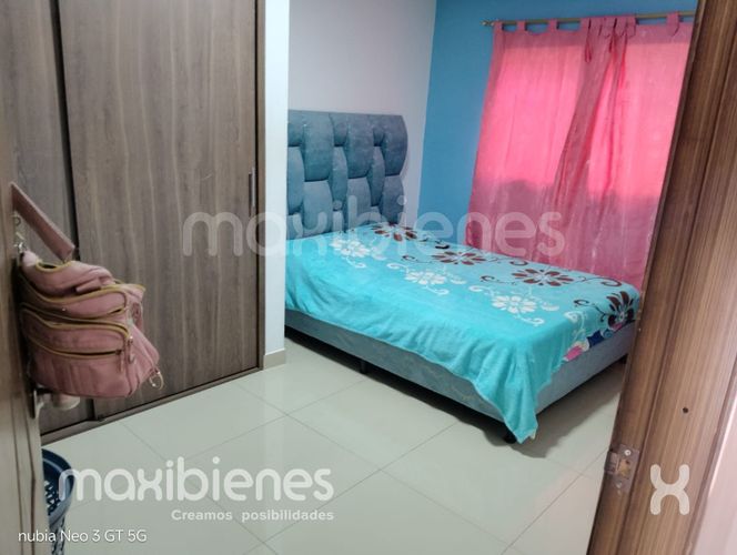 Casa de 4 alcobas en venta en Campo Valdes No.2, Medellín, 213 m² · foto 6 de 9