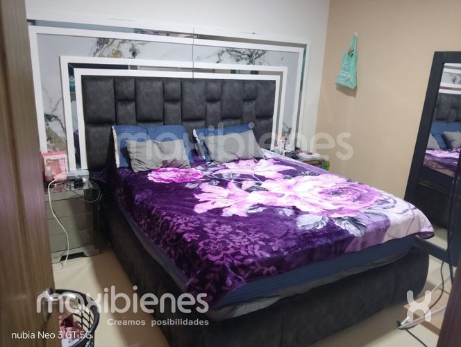 Casa de 4 alcobas en venta en Campo Valdes No.2, Medellín, 213 m² · foto 7 de 9