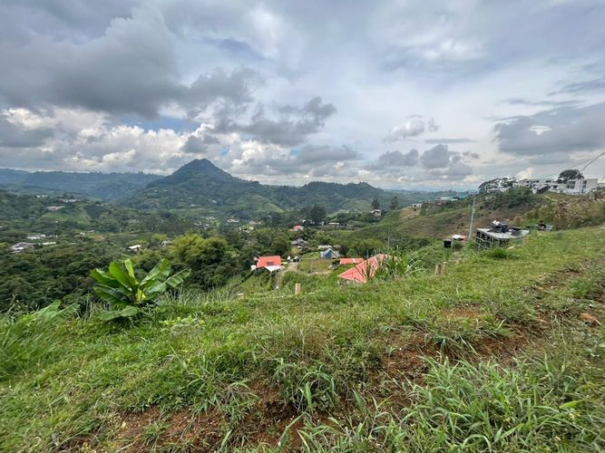 Lote en venta en Gaitan, Dosquebradas, 400 m² · foto 2 de 11