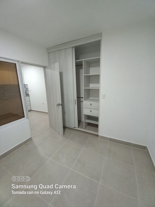 Edificio en venta en Departamental, Cali, 200 m² · foto 5 de 13