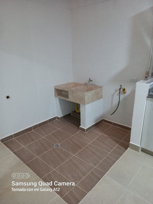 Edificio en venta en Departamental, Cali, 200 m² · foto 4 de 13