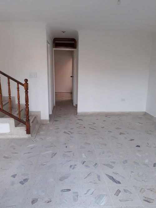 Edificio en venta en Departamental, Cali, 200 m² · foto 8 de 13