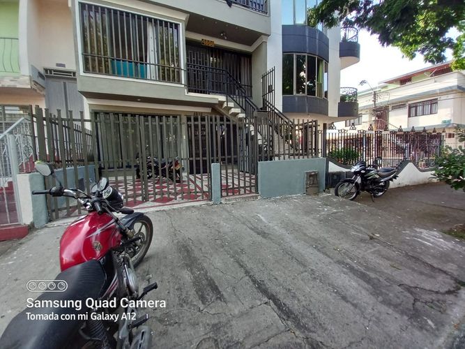 Edificio en venta en Departamental, Cali, 200 m² · foto 11 de 13