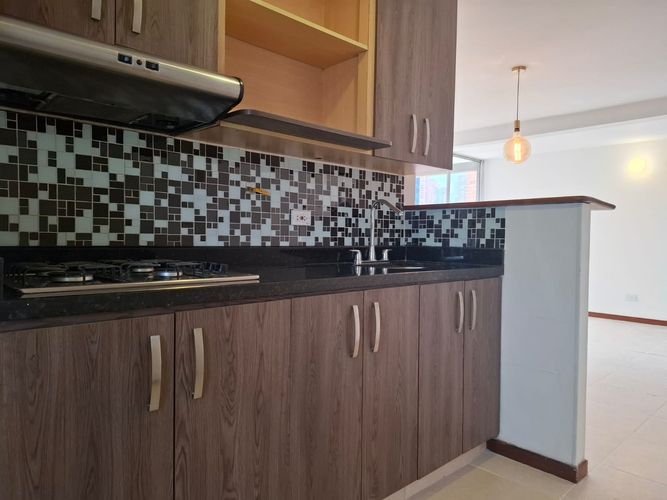 Apartamento en arriendo en El Poblado, Medellín · foto 4 de 18