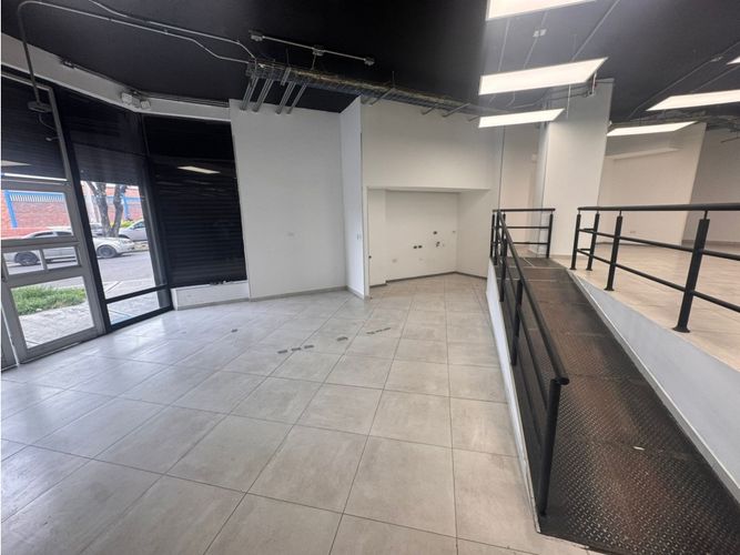 Local en arriendo en Antonia Santos Centro, Bucaramanga, 150 m² · foto 2 de 12