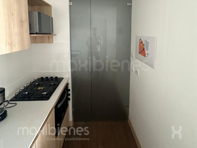 Apartamento de 3 alcobas en venta en Rionegro, 73 m² · foto 2 de 11