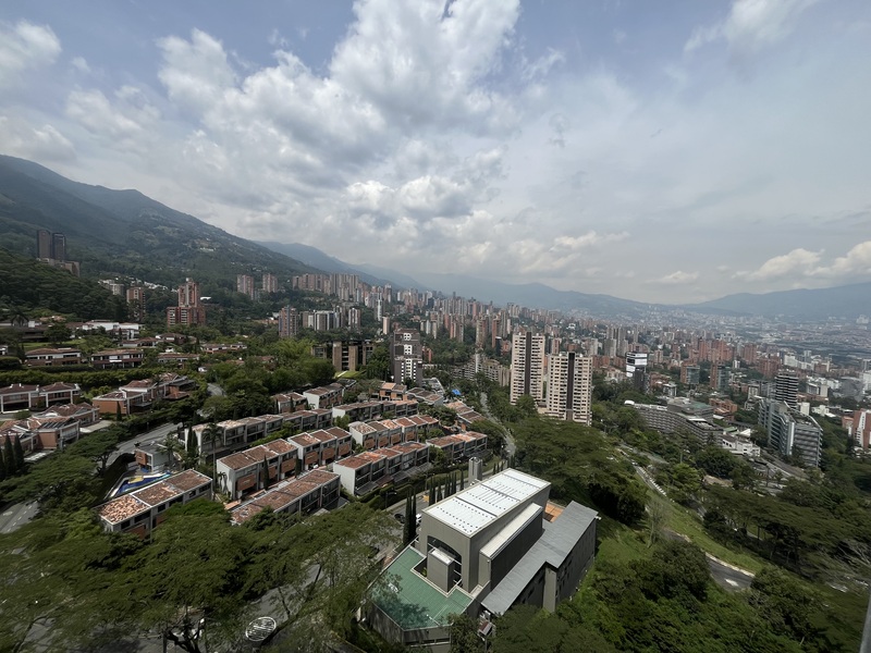 Apartamento en arriendo en Altos Del Poblado, Medellín · foto 14 de 14