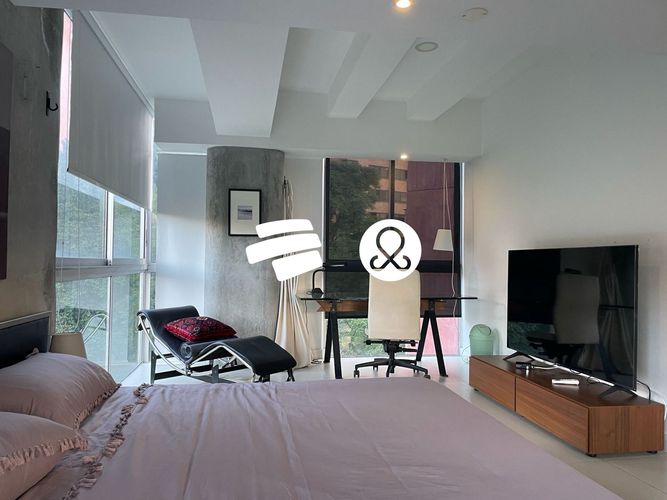 Casa de 4 alcobas en venta en El Tesoro, Medellín, 330 m² · foto 3 de 7