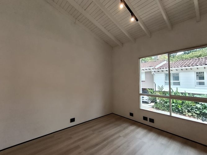 Casa de 3 alcobas en arriendo en El Poblado, Medellín, 320 m² · foto 6 de 20